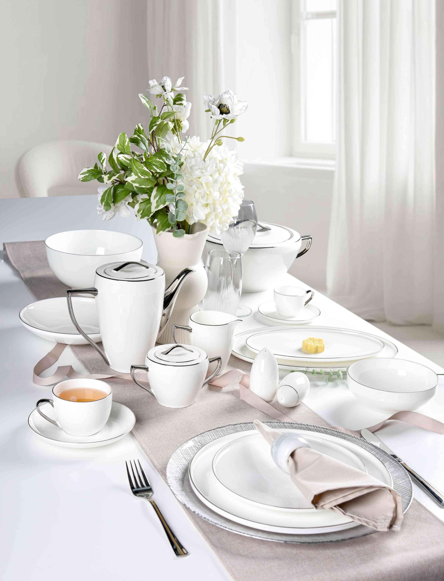 REGAL FINE DINING SET - 60 PIECE DINNER SET FOR 6 PEOPLE - FREYA - PLATINUM